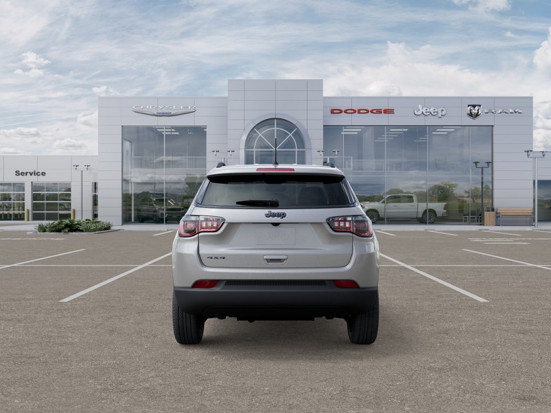 Jeep Compass Vehicle Image 09