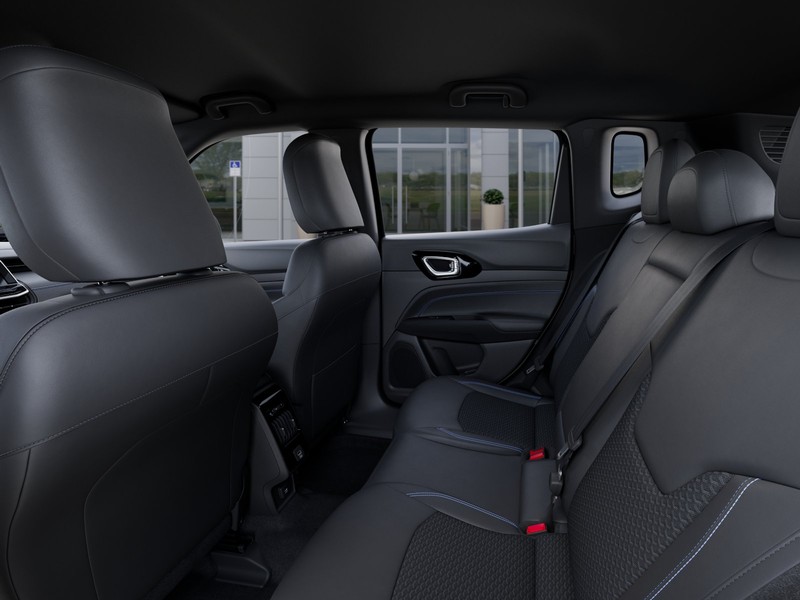 Jeep Compass Vehicle Image 26