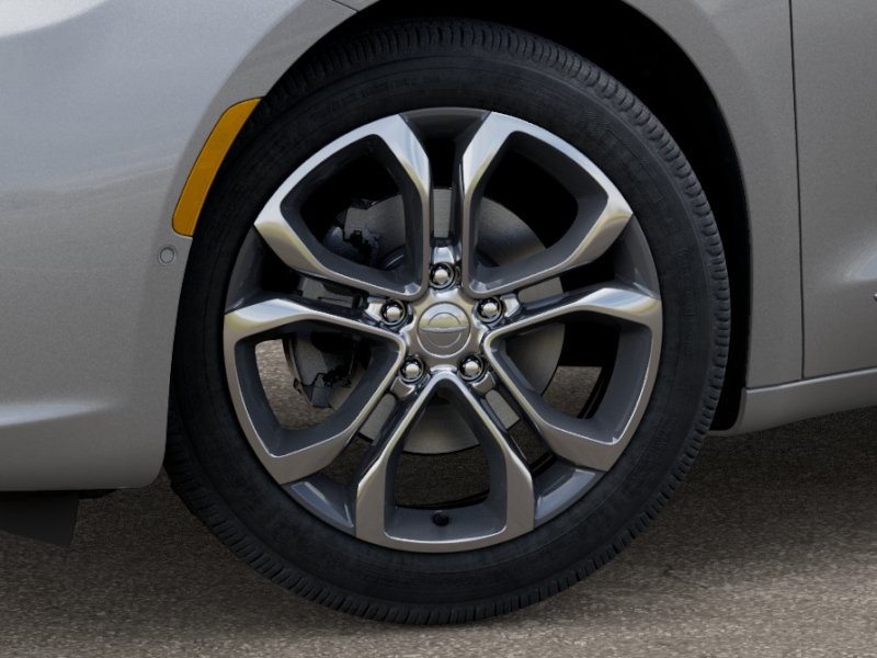 Chrysler Pacifica Vehicle Image 11