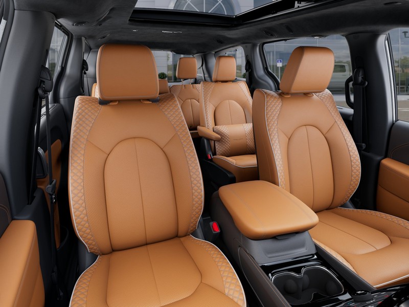 Chrysler Pacifica Vehicle Image 19