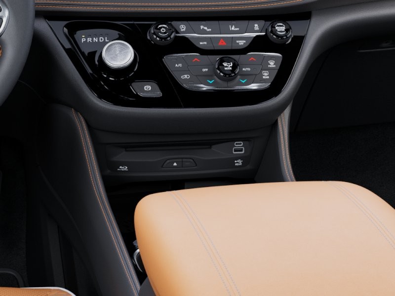 Chrysler Pacifica Vehicle Image 27