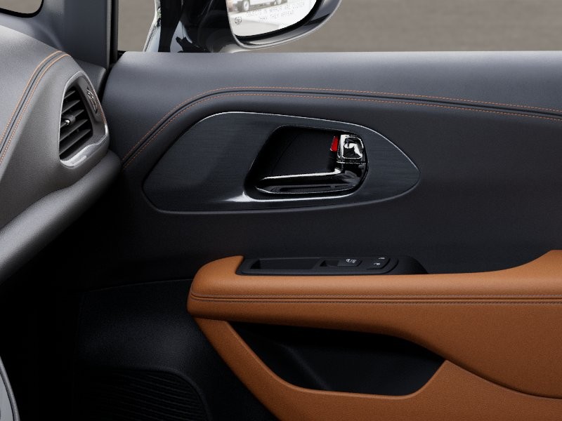 Chrysler Pacifica Vehicle Image 28