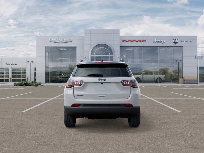 Jeep Compass Vehicle Image 09