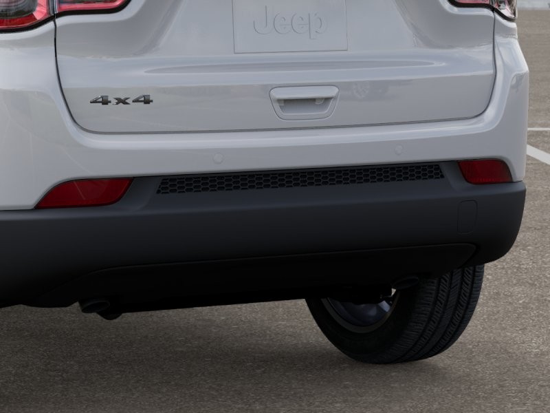 Jeep Compass Vehicle Image 16