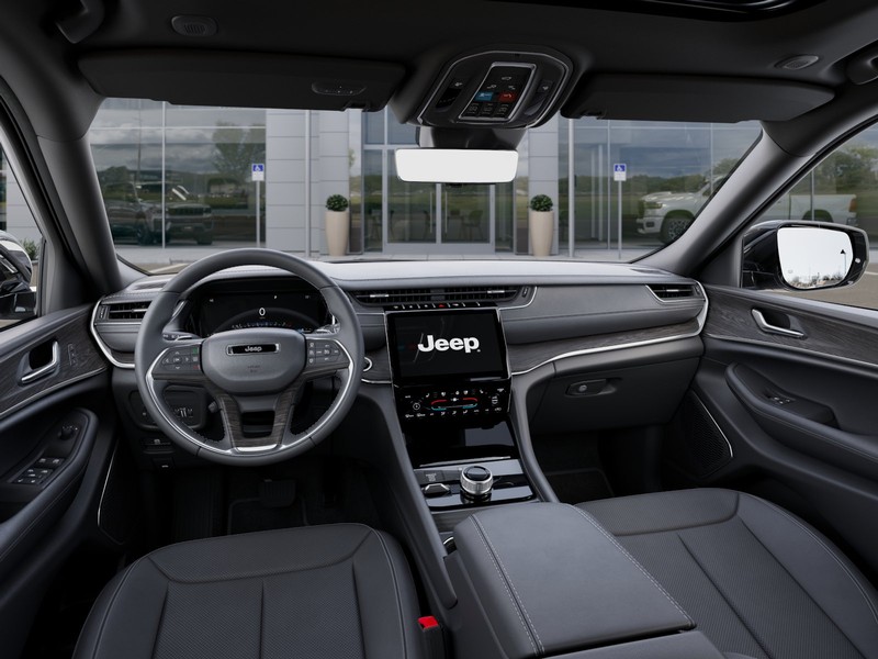 Jeep Grand Cherokee Vehicle Image 17