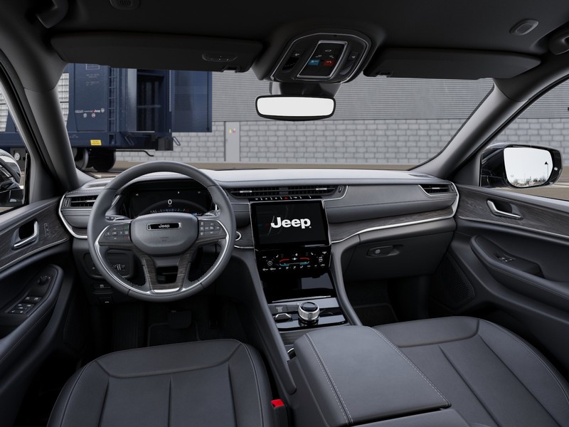 Jeep Grand Cherokee L Vehicle Image 17