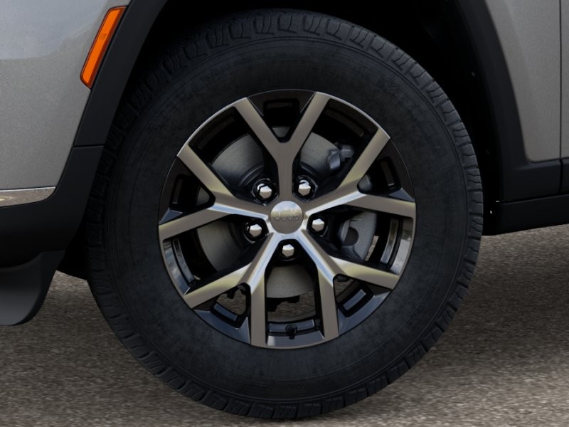 Jeep Grand Cherokee L Vehicle Image 11