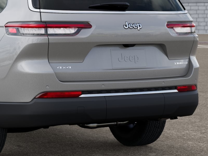 Jeep Grand Cherokee L Vehicle Image 16
