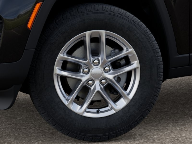 Jeep Grand Cherokee Vehicle Image 11