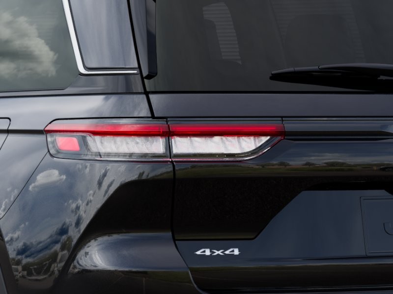 Jeep Grand Cherokee Vehicle Image 12