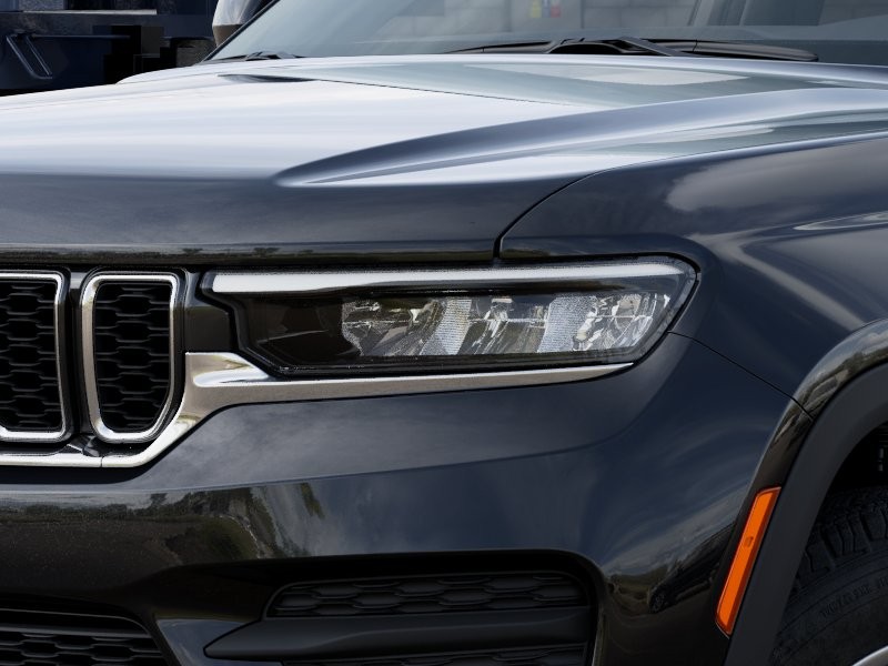 Jeep Grand Cherokee Vehicle Image 13