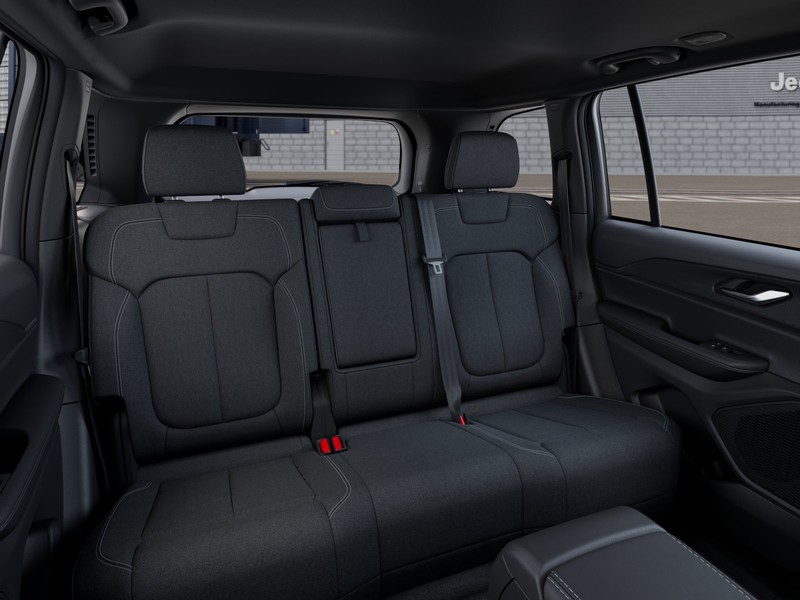 Jeep Grand Cherokee Vehicle Image 18