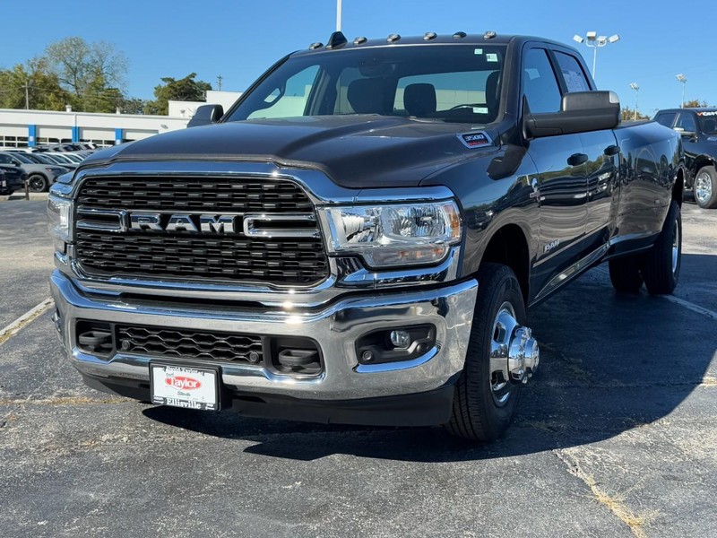 Ram 3500 Vehicle Image 10
