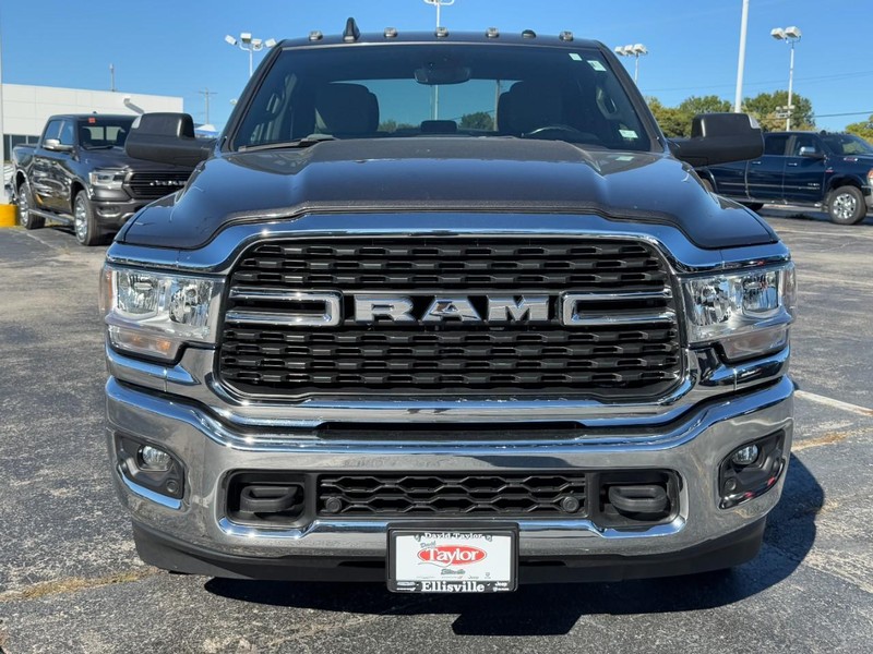 Ram 3500 Vehicle Image 11