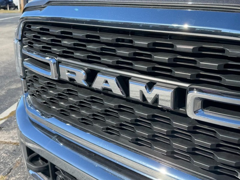 Ram 3500 Vehicle Image 12