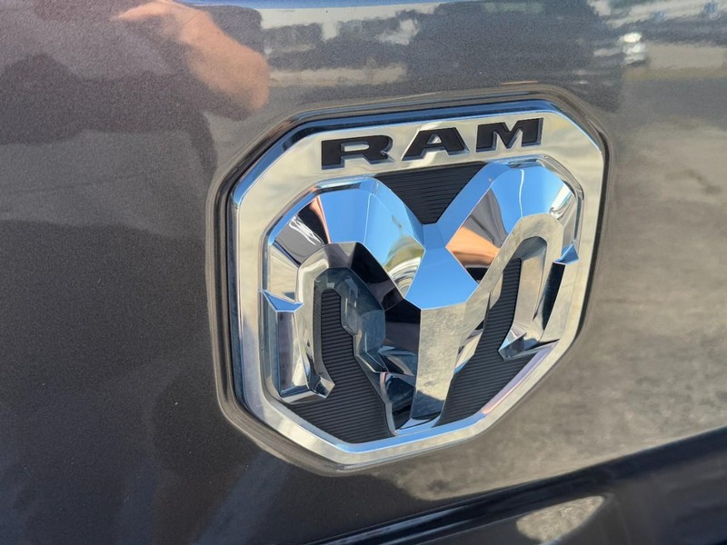 Ram 3500 Vehicle Image 16