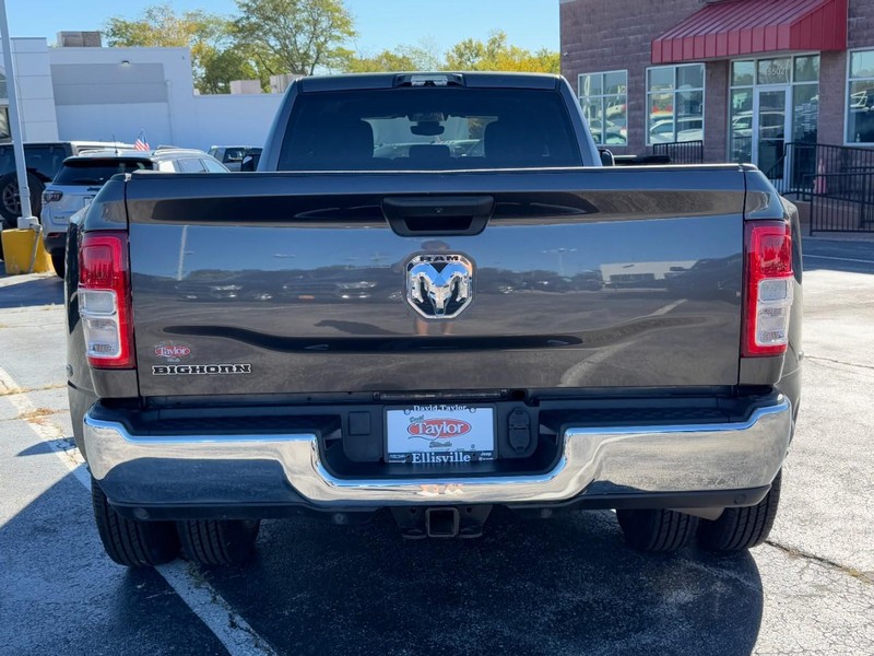 Ram 3500 Vehicle Image 17