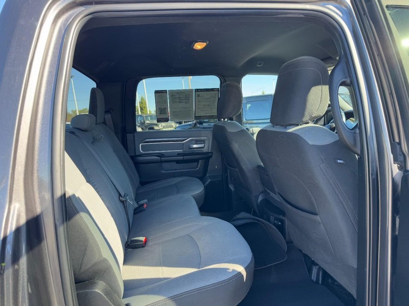 Ram 3500 Vehicle Image 19