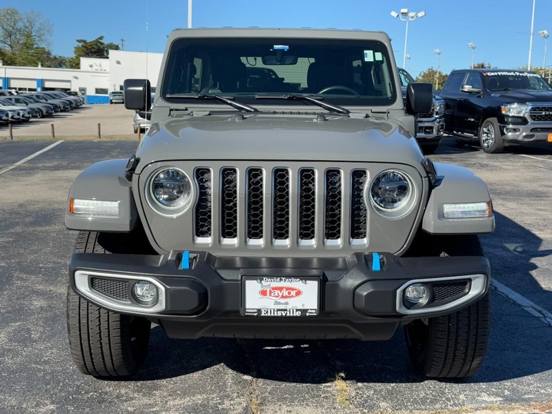 Jeep Wrangler 4xe Vehicle Image 12