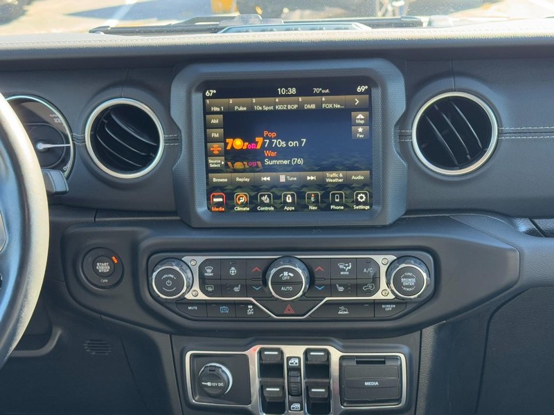 Jeep Wrangler 4xe Vehicle Image 22