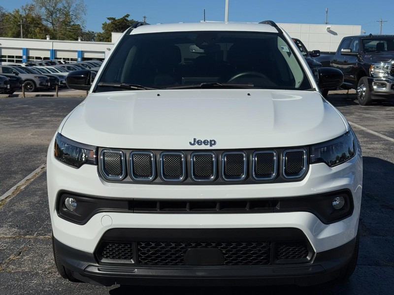 Jeep Compass Vehicle Image 12