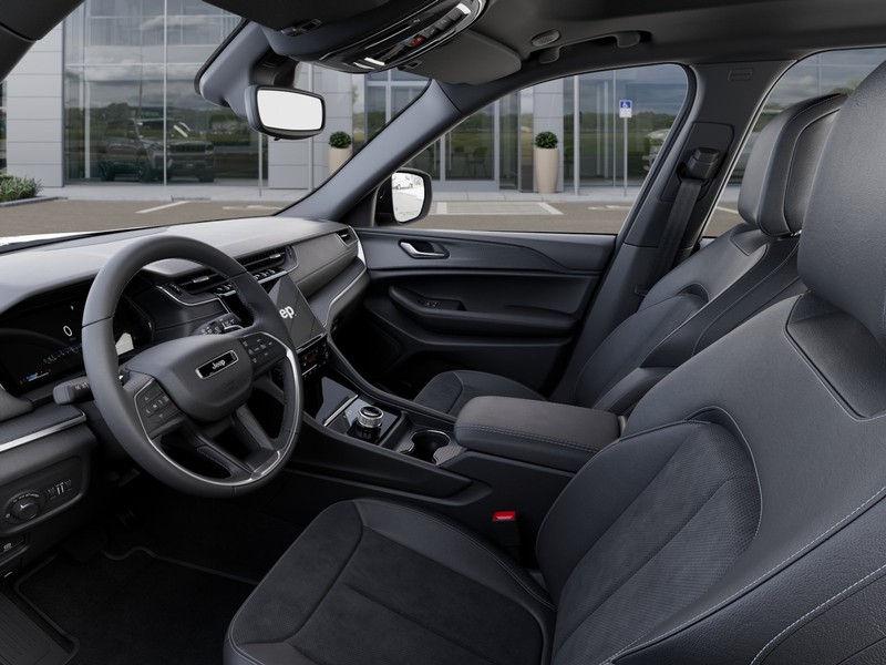 Jeep Grand Cherokee Vehicle Image 25