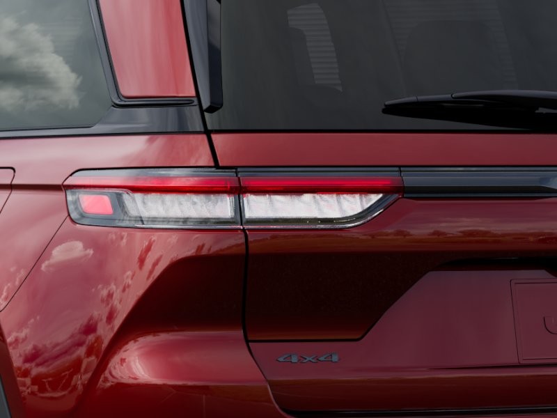 Jeep Grand Cherokee Vehicle Image 12