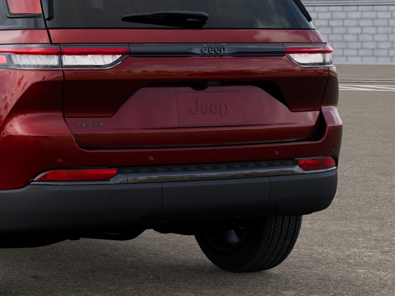 Jeep Grand Cherokee Vehicle Image 16