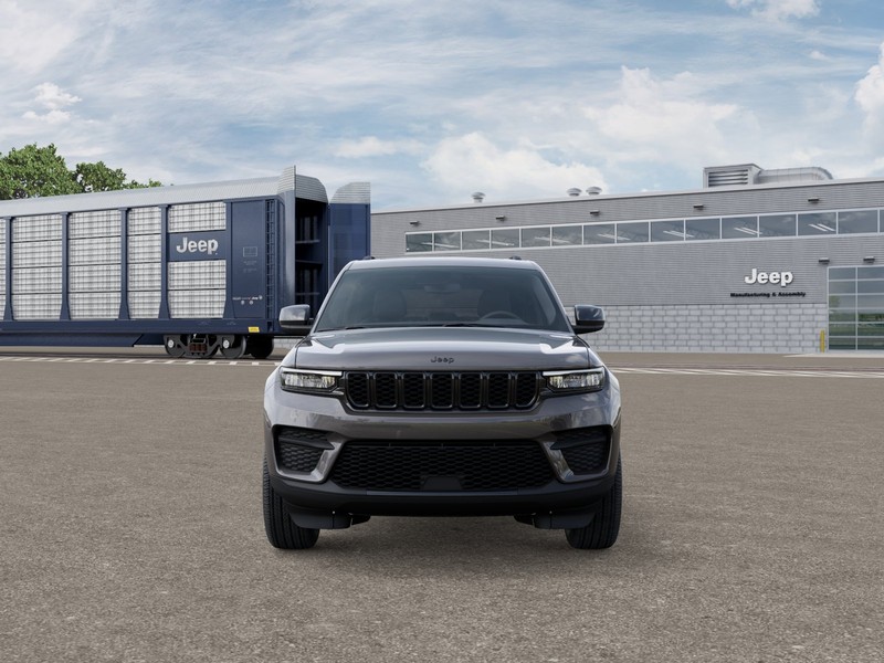 Jeep Grand Cherokee Vehicle Image 08
