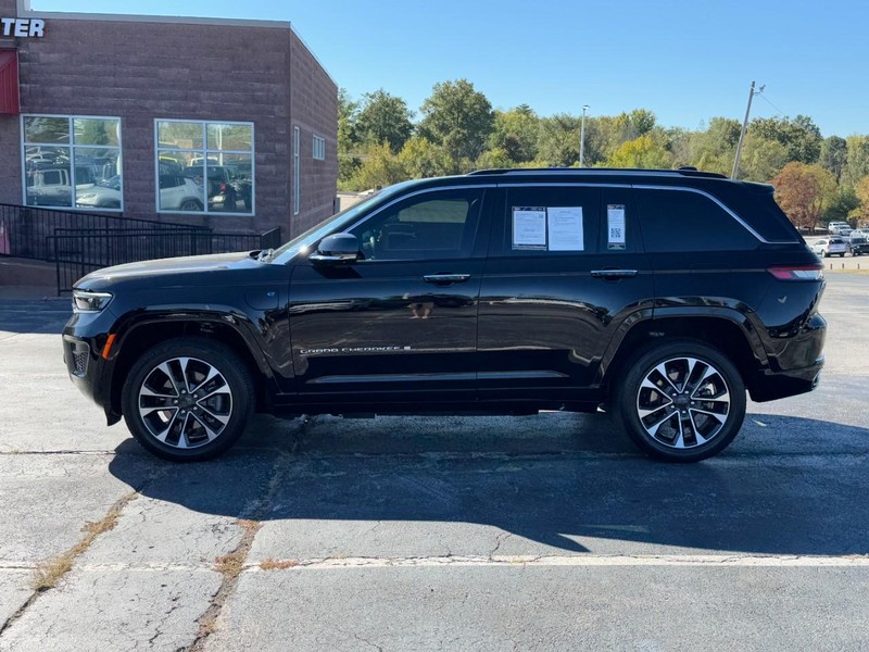Jeep Grand Cherokee 4xe Vehicle Image 09