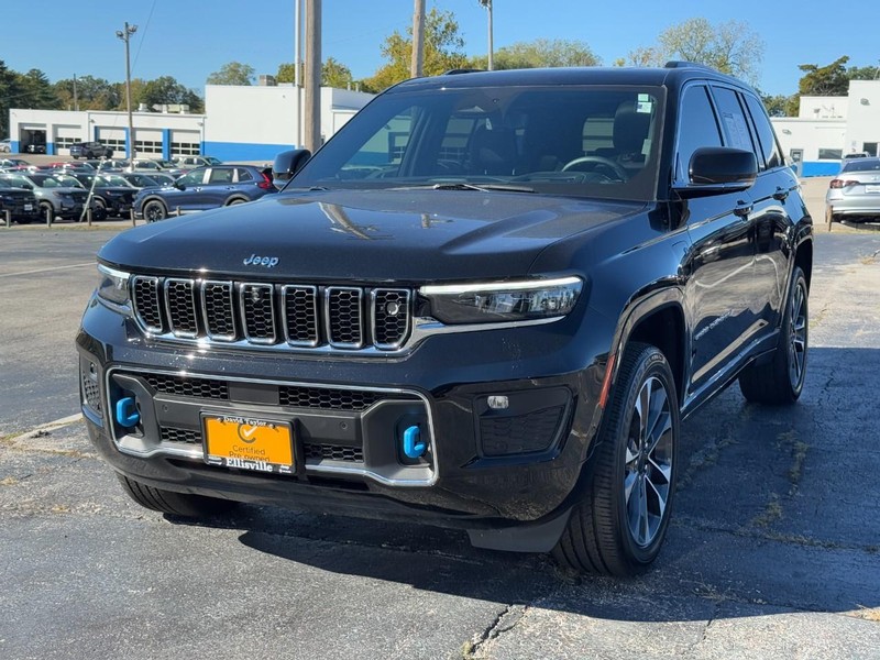 Jeep Grand Cherokee 4xe Vehicle Image 11