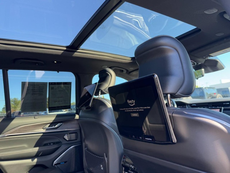 Jeep Grand Cherokee 4xe Vehicle Image 19