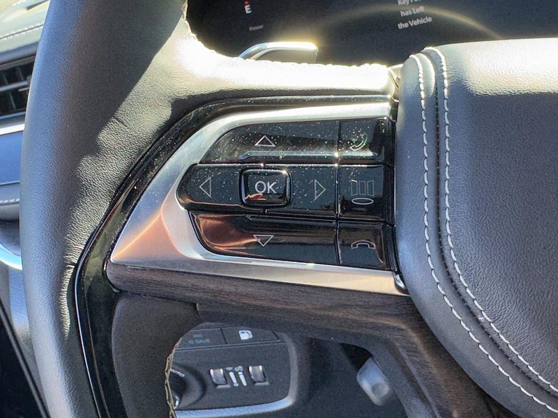 Jeep Grand Cherokee 4xe Vehicle Image 32