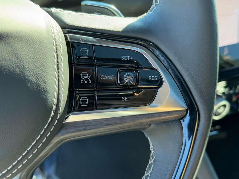 Jeep Grand Cherokee 4xe Vehicle Image 33