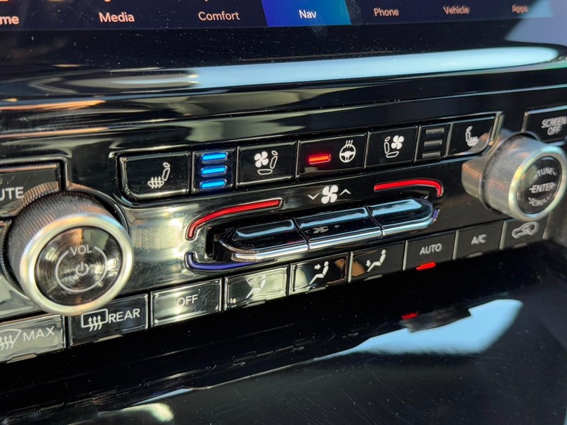 Jeep Grand Cherokee 4xe Vehicle Image 36