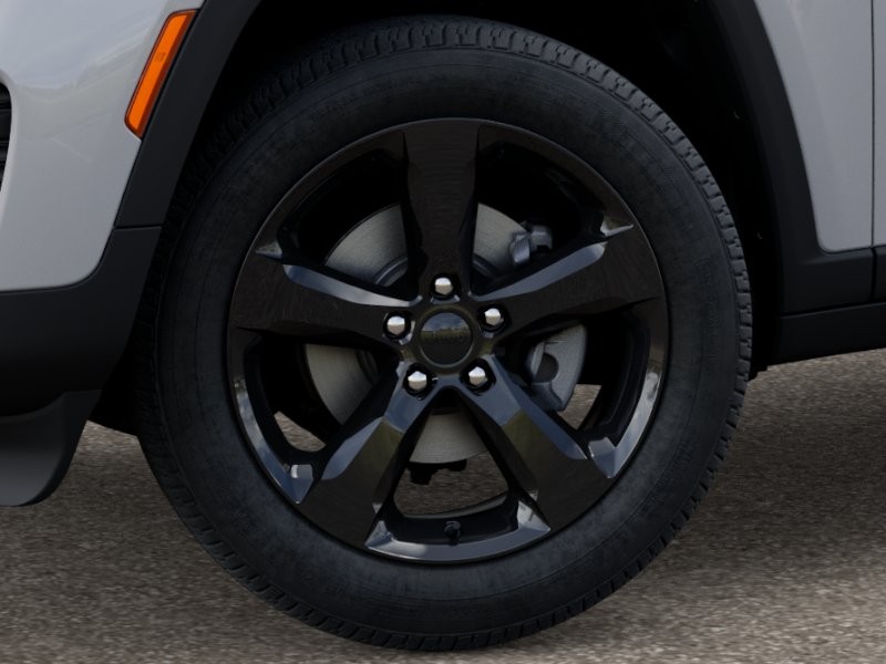 Jeep Grand Cherokee Vehicle Image 11