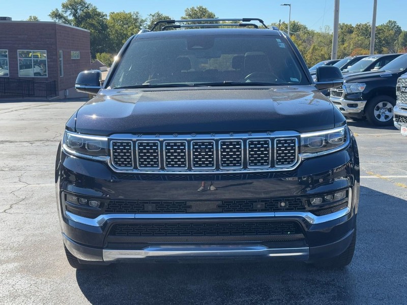 Jeep Grand Wagoneer Vehicle Image 13