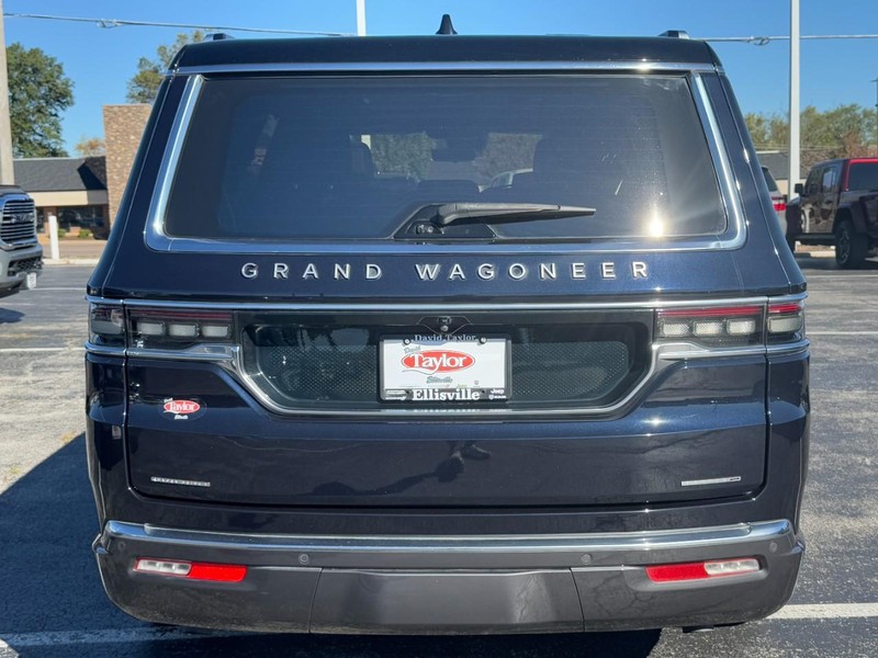 Jeep Grand Wagoneer Vehicle Image 16