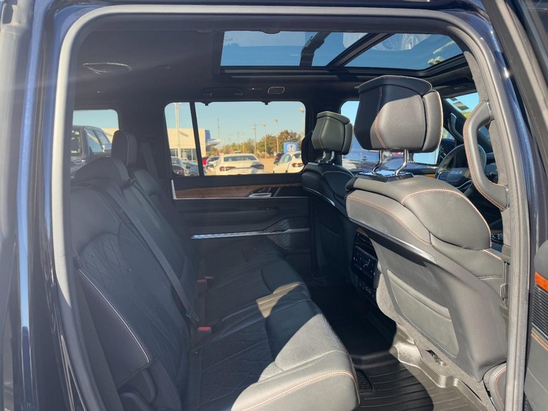 Jeep Grand Wagoneer Vehicle Image 20