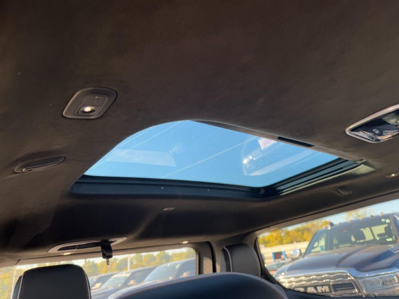 Jeep Grand Wagoneer Vehicle Image 24