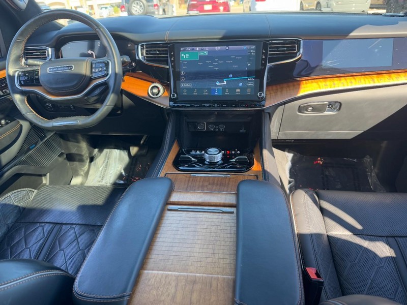 Jeep Grand Wagoneer Vehicle Image 28