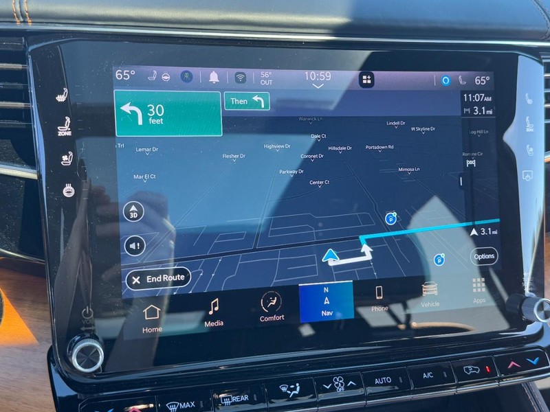 Jeep Grand Wagoneer Vehicle Image 42