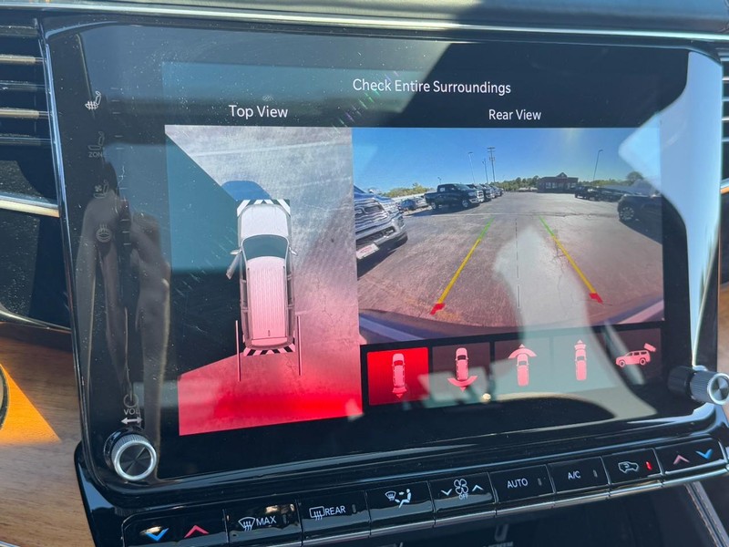 Jeep Grand Wagoneer Vehicle Image 43