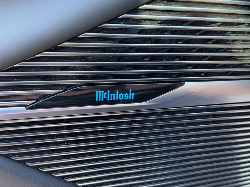 Jeep Grand Wagoneer Vehicle Image 44