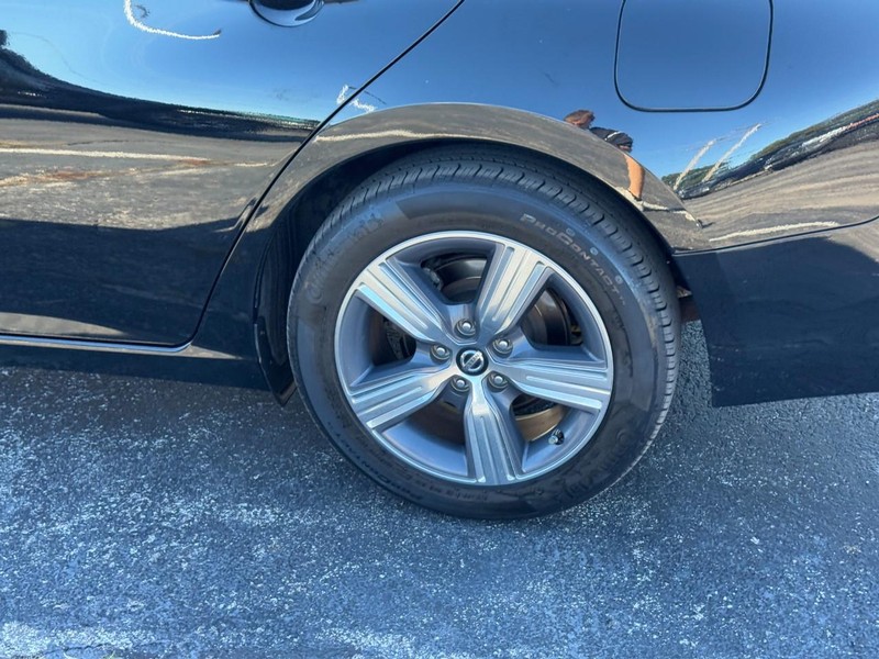 Nissan Altima Vehicle Image 07