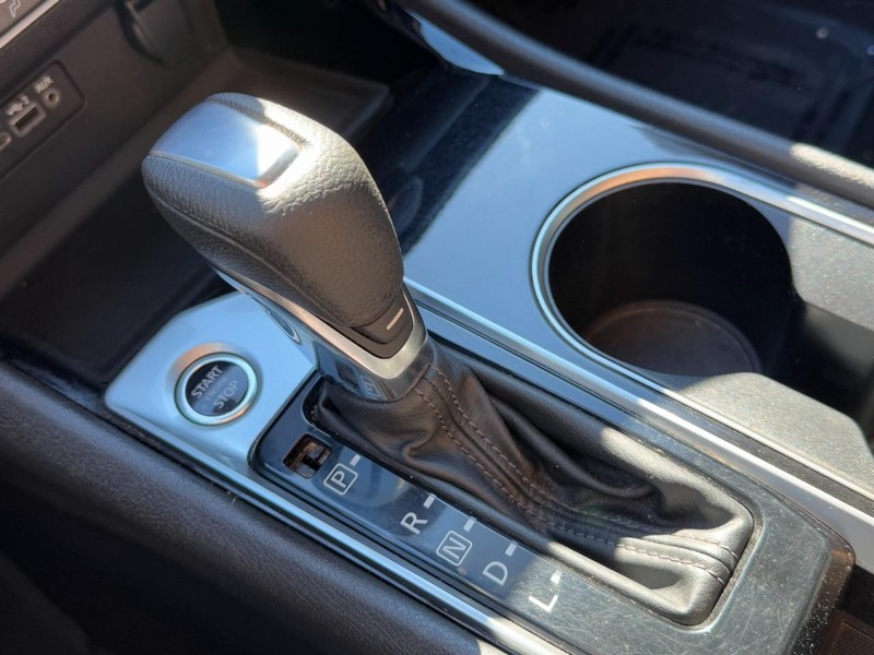 Nissan Altima Vehicle Image 26