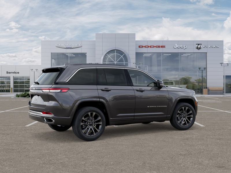 Jeep Grand Cherokee Vehicle Image 04