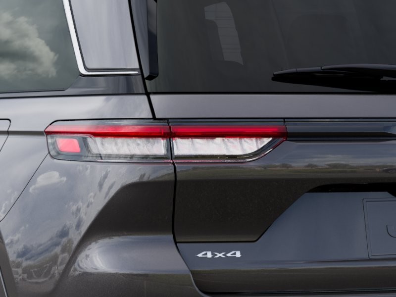 Jeep Grand Cherokee Vehicle Image 12