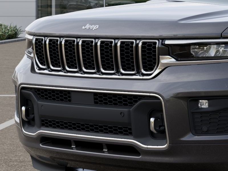 Jeep Grand Cherokee Vehicle Image 14