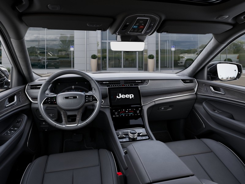 Jeep Grand Cherokee Vehicle Image 17